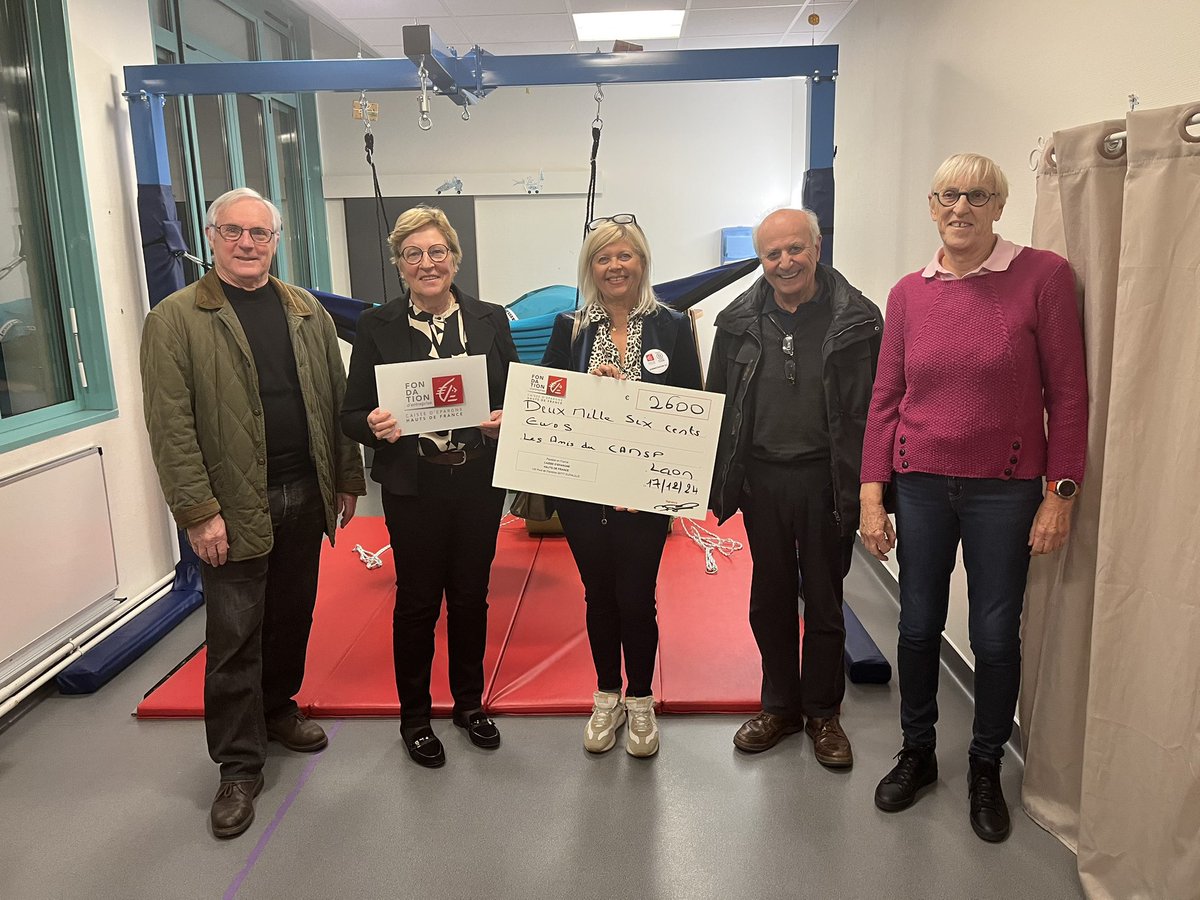 La présidente de la Société Locale d’Epargne Aisne Champenoise Marie Therese Piekacz, accompagnée de plusieurs administrateurs, a remis à <a href="/villedelaon/">Ville de Laon</a> un don de la Fondation d’entreprise @CEHDF aux Amis du CAMSP pour son projet d’accompagnement d’enfants différents.