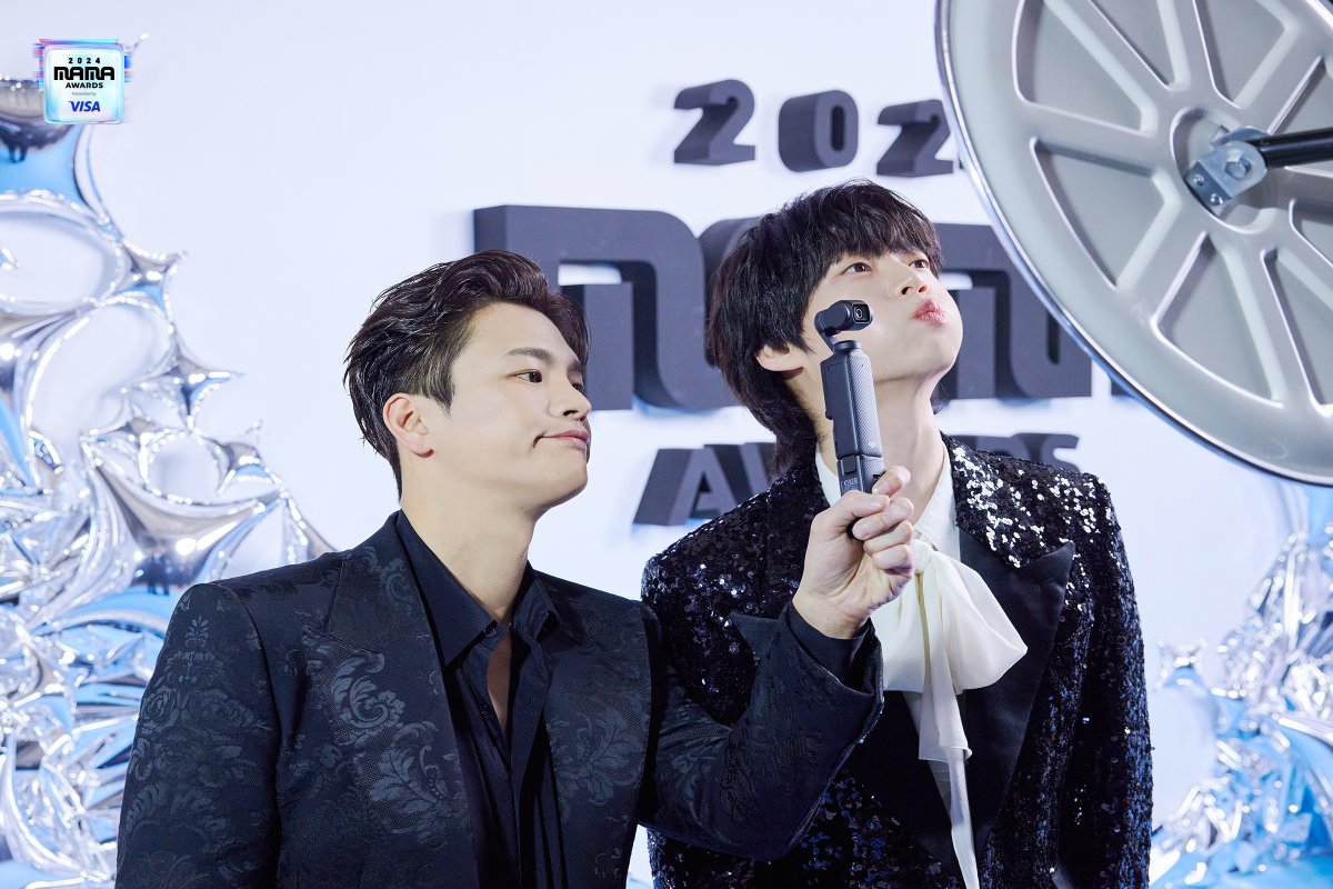 [#2024MAMA] Special Behind Cuts📸

#byeonwooseok #변우석
#seoinguk #서인국 #ahnjaehyeon #안재현 <a href="/Whatsup_Inguk/">서인국 (SEO IN GUK)</a>

SURPRISE GIFT🎁
MORE unforgettable moments from the 2024 MAMA AWARDS are here!

깜짝 선물🎁
잊을 수 없는 2024 마마 어워즈의 순간들, 더 모아서 공개합니다!

BIG BLUR :