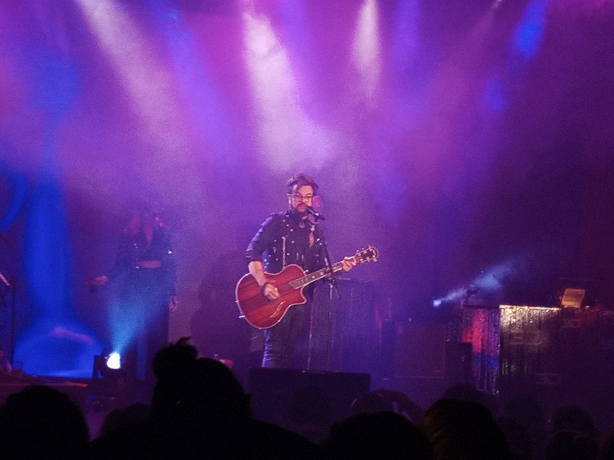 becerril_lily's tweet photo. Linda velada la de ayer en el Lunario con las increible musica del maestro Syntek, gracias por los boletos #los40basico 1ra vez que gano boletos y fue una experiencia inolvidable https://t.co/wNbnu4CT5m