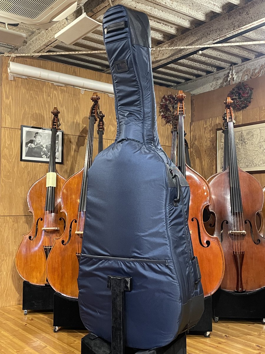 【入荷品ご紹介‼️】

BC caseが入荷致しました！
 今回は新しくネイビーとレッド4/4がございます。
 
 お問い合わせお待ちしております🎻

お問合せ→ 03-5357-8907
LINEからのご連絡もお待ちしています！
lin.ee/egCVnJ8
#コントラバス
#コントラバス弓