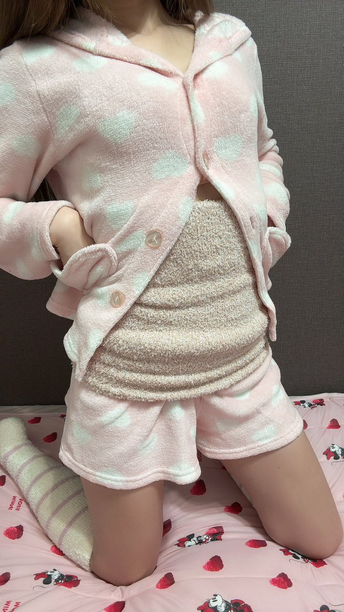 moemin315's tweet photo. お腹を冷やさない温活ハラマキ♡

ふわふわ素材でお腹を締め付けず冷え対策や
生理の時にもおすすめなアイテム◝(⑅•ᴗ•⑅)◜..°♡

全国のドラッグストアで買えてハンズで購入したよ♬︎

#ぽかぽかカイロハラマキ

@Kairo_socks https://t.co/R2ayzT1oyT