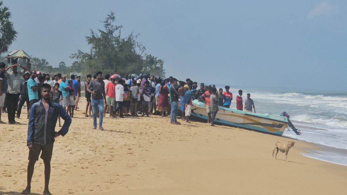 kumanan93's tweet photo. This morning, around 100 Rohingya refugees were rescued off the coast of Mullivaikkal West in Mullaitivu. They were found aboard a boat in distress and are now receiving assistance from local authorities and fishermen organizations in Mullaitivu.

#RohingyaRefugees #Mullaitivu https://t.co/raVMPLhuFJ