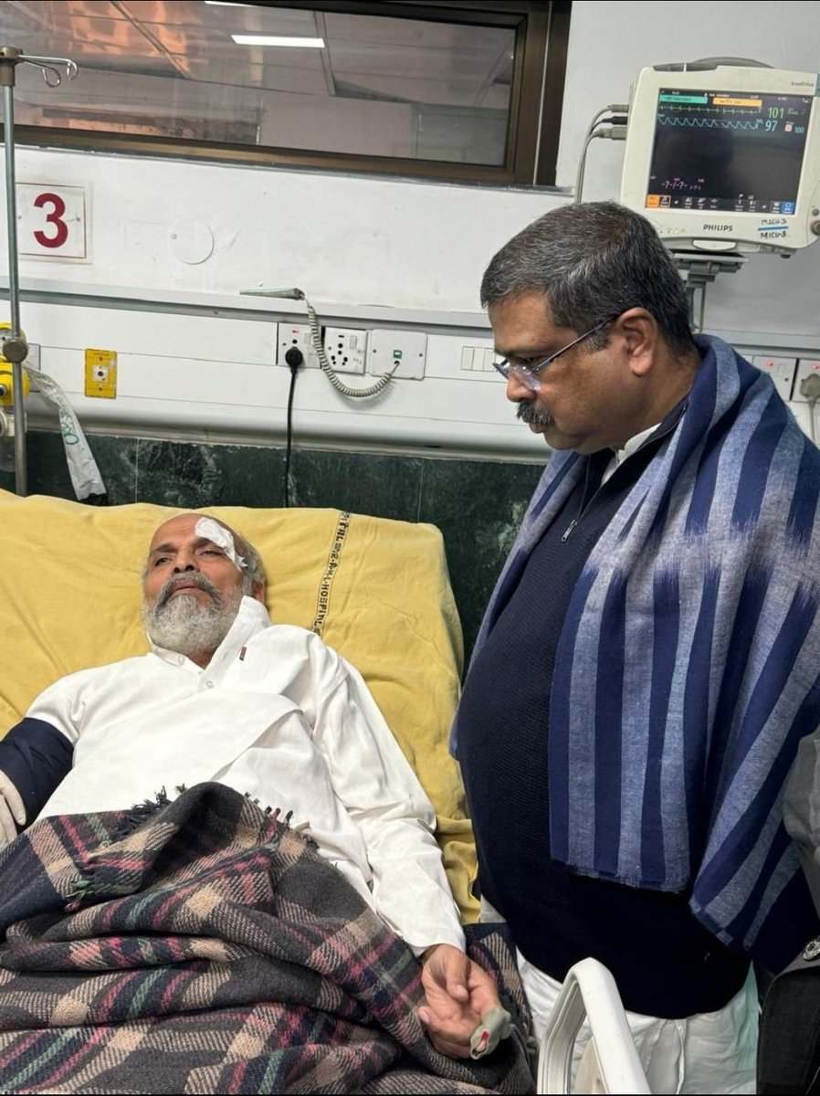 factostats's tweet photo. @TimesAlgebraIND BJP MP Pratap Sarangi is reportedly in ICU. 

As per reports Rahul Gandhi assaulted him today in parliament.

Nishikant Dubey: Gundagardi karte ho sansad mein?

Rahul Gandhi : Haan kiya, kiya hai ? https://t.co/yMXwgEa6Lb