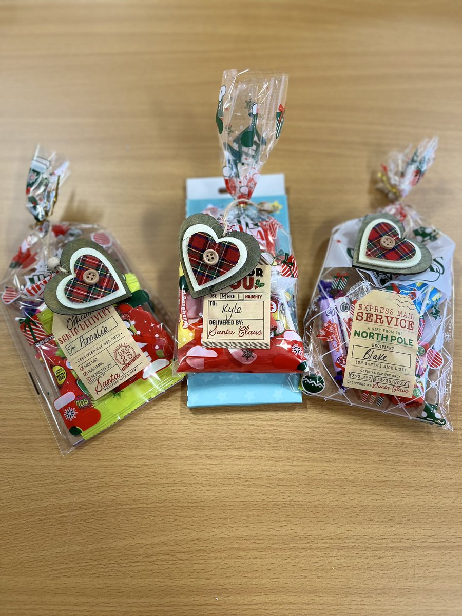 AbersychanDT's tweet photo. A huge congratulations to 3 students in my form. Kyle, youโve received 446 positives since the start of term! Amalie & Blake, you have both had zero negatives!! You should be proud of your excellent behaviour and work ethic! Ymdrech ardderchog ๐คฉ๐ #notinmissout #myform ๐ https://t.co/gN2x8d9mO3
