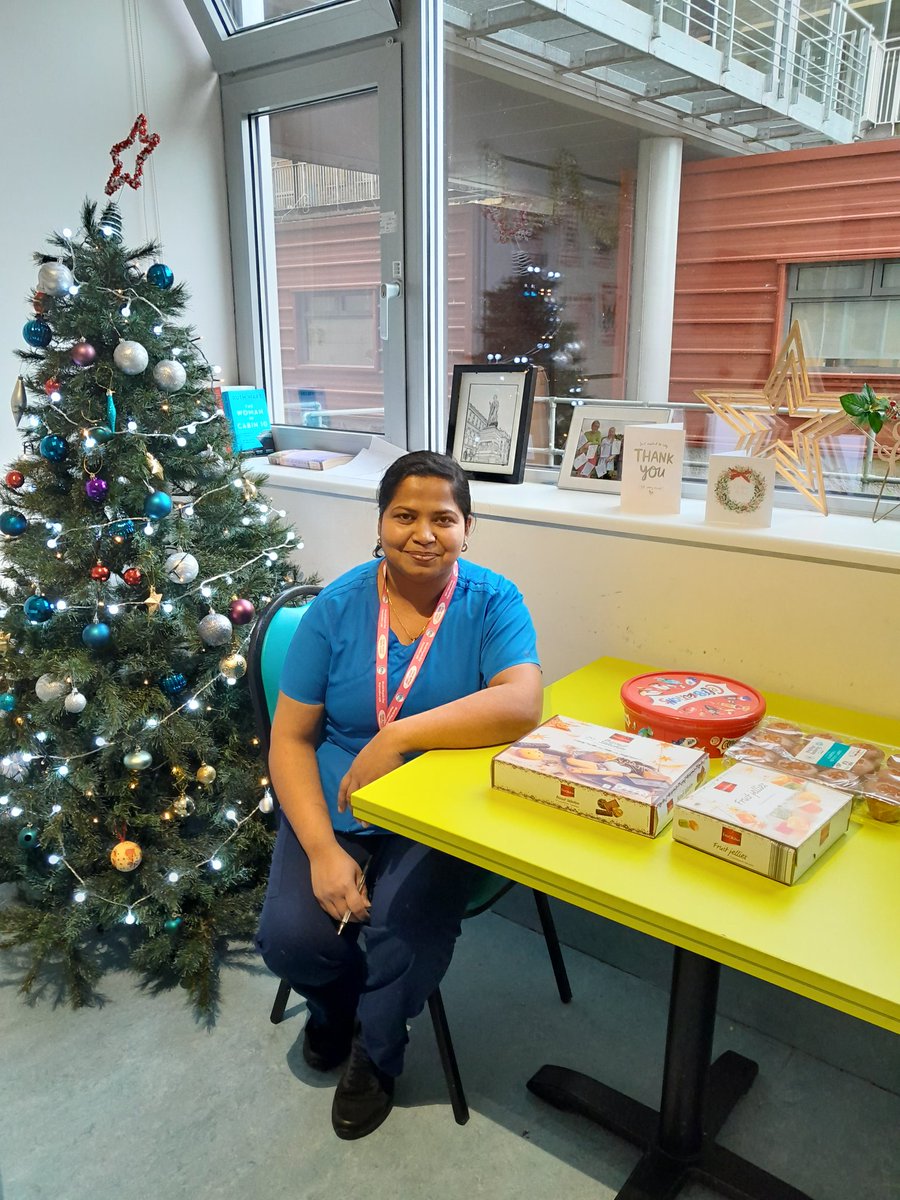 ololed (@ololed1) on Twitter photo The wonderful Sini with some treats for the staff as part of kindness month ๐ <a href="/bekerrikind/">Kerri Kindness</a> The wonderful Sini with some treats for the staff as part of kindness month ๐ <a href="/bekerrikind/">Kerri Kindness</a>