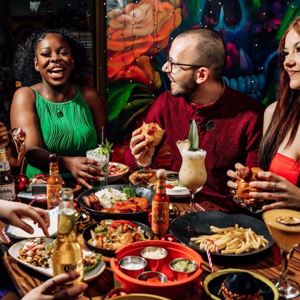 🤩 COMPETITION 🤩
LAST chance to enter our LAST competition of the year, you could win a £100 voucher to enjoy a meal and drinks @tehhubmk 👍😋🍹 T&amp;Cs apply.

To enter, RT this post before 8pm TONIGHT. Comp is running on our other social channels.