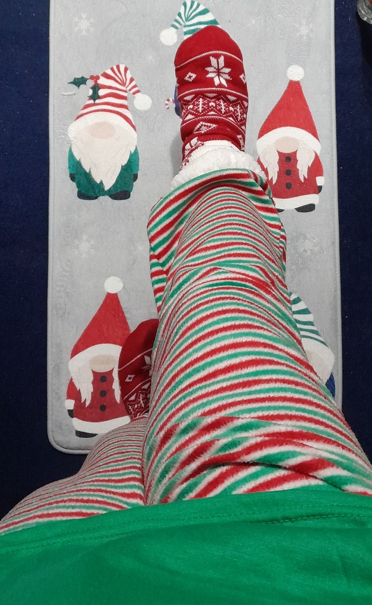 Last working day today...

And yes, I am going to log on for my meeting wearing my Christmas PJs ! 😁