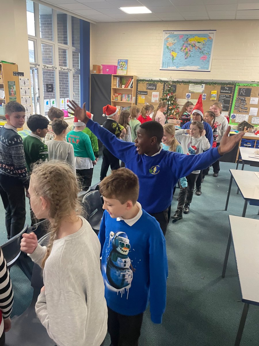 stjosephskly's tweet photo. Some pictures of our fabulous Christmas party yesterday in Yew class! #teamyew https://t.co/1NxnW5ue94