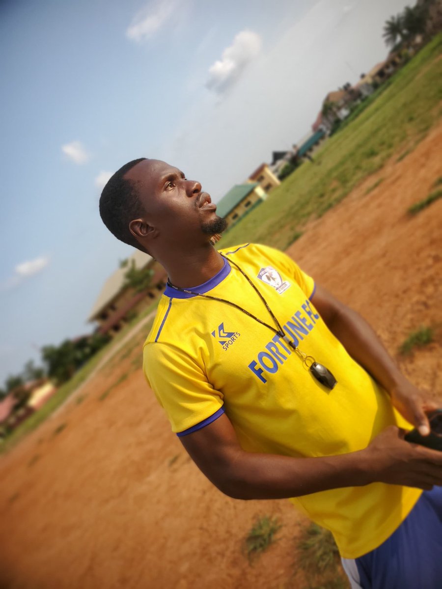 Chiedochie_Mike's tweet photo. To my Coach @Fortune4734, my extraordinary mentor, thank you for been there in times of need & helping my footballing career, coaching me all this years to be the player I am today. I love you so much sir.
#christmaswithsantafiona #fetswallet #thinkpaymentsthinkfets #santafiona https://t.co/2pFabTHZrn