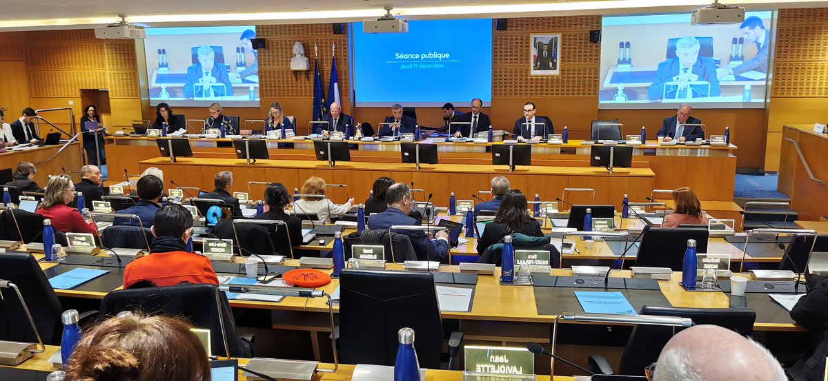 #SeancePublique
👥 Le Conseil départemental de #SeineetMarne, présidé par @JF_Parigi, se réunit aujourd’hui, jeudi 19 décembre, en séance à l'Hôtel du Département.
📋 À l’ordre du jour :
•Protection de l’enfance
•Lutte contre la prostitution
•Mobilités
•Aide d’urgence pour