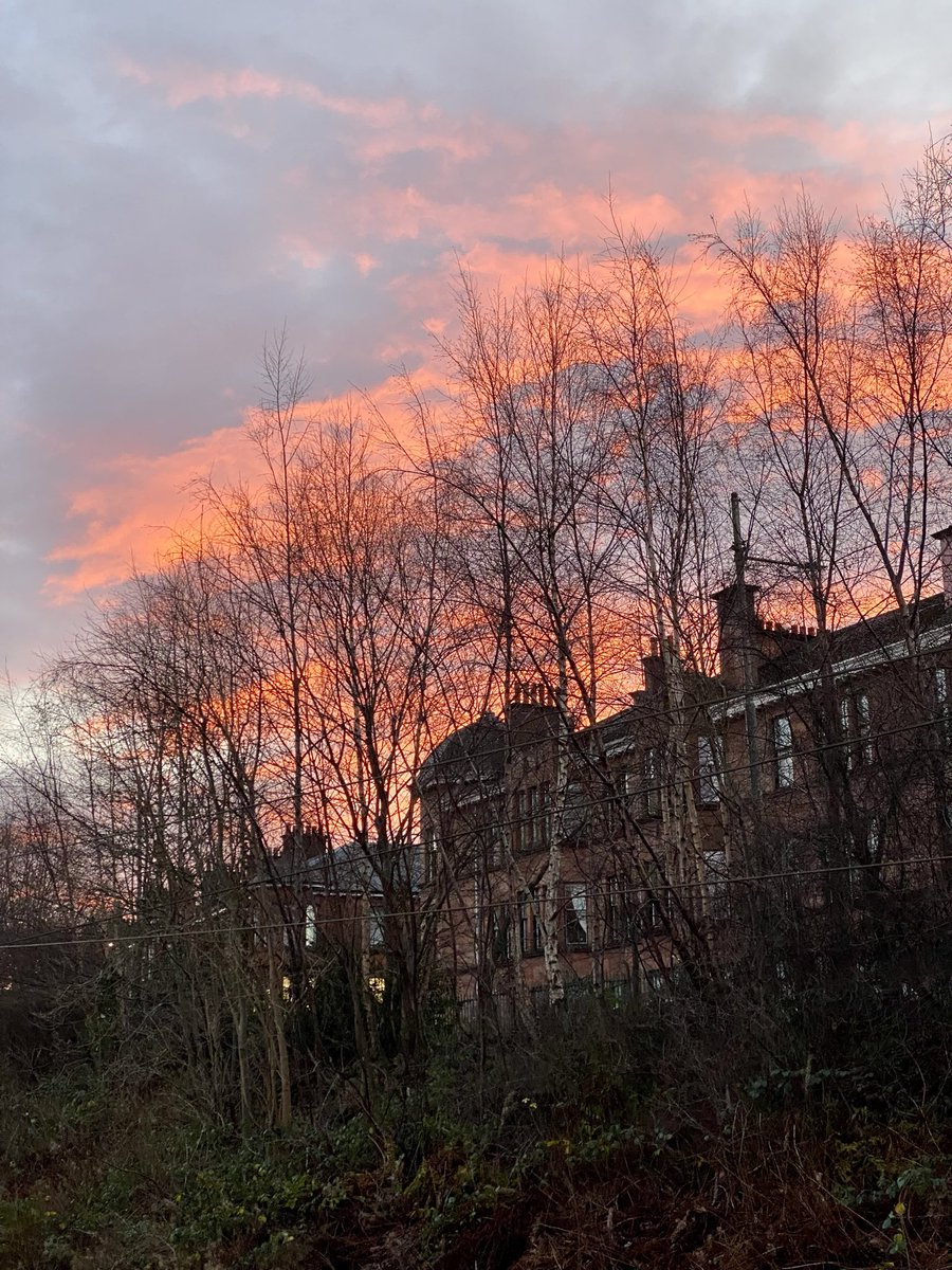 #MomentsOfBeauty in #Glasgow: A winter sunrise over the tenement roofscape of Glasgow’s Southside. Glasgow’s spectacular west coast of Scotland sunrises and sunsets are one reason why I love the place 🌞😍!
