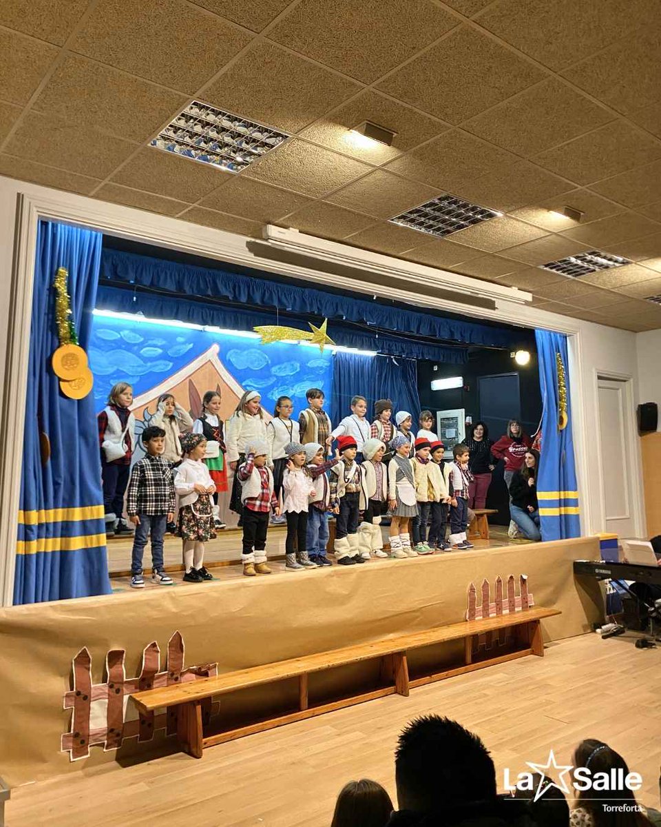 Aquesta setmana celebrem els festivals de #Nadal de Primària. El primer ha estat el de cicle inicial, amb els nens i nenes de 1r i 2n cantant nadales boniques, clàssiques i modernes. Totes ben nadalenques!🎄🎶
#lasalle #lasalletorreforta #somlassalle #FestivalDeNadal #Nadales