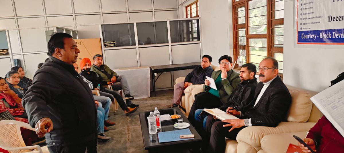 Chief Agriculture Officer Sh. Vikas Kumar Kundal listened to public issues on Day 1 of Good Governance Week "Prashasan Gaon Ki Ore" in BHQ Miran Sahib and raised awareness about govt schemes.