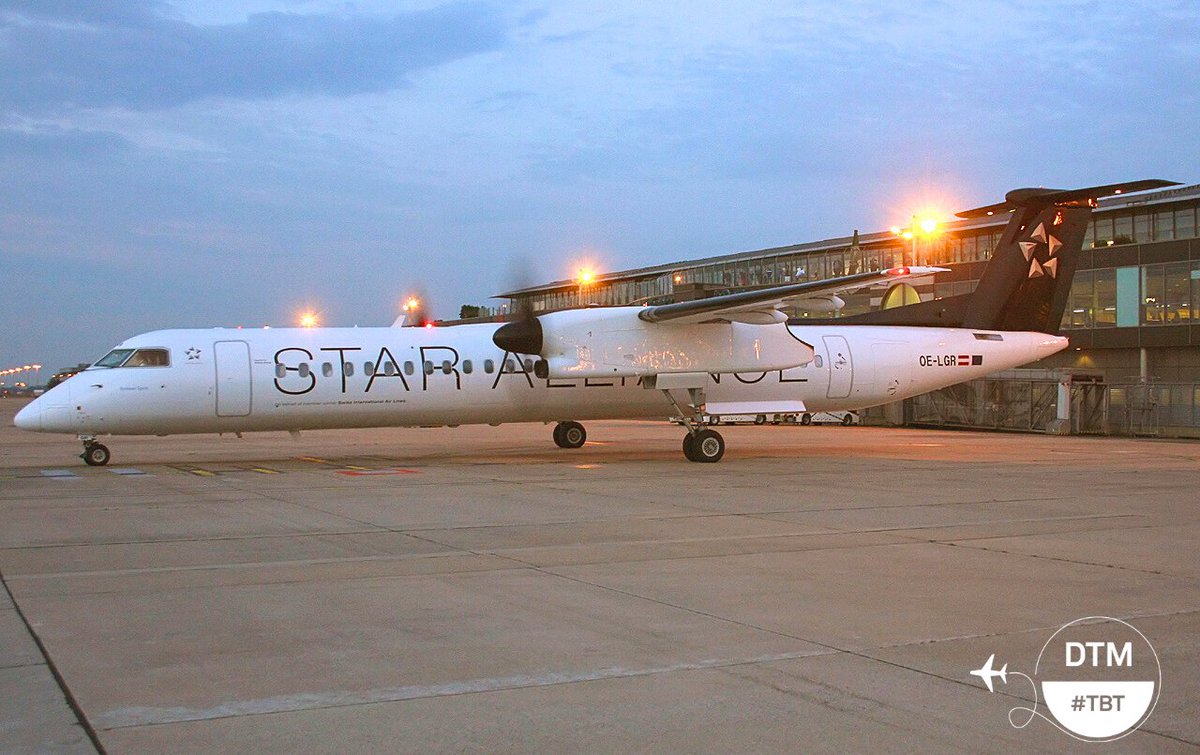 #Throwback zu 2016! ✈️ Im Juni brachte  Austrian Airlines 🇦🇹 (in Star Alliance Sonderlackierung) die deutsche Nationalmannschaft aus Lugano mit einer Dash-8-400Q nach Dortmund. 🇩🇪⚽️

#dortmund #dtm #airport #aviation #planespotting #tbt #throwback #spotter #austrianairlines