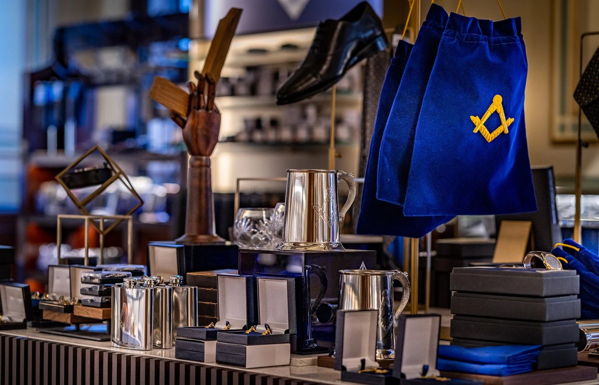 To all our visitors, please note that the Shop at Freemasons' Hall will be closed all day today and tomorrow (19 and 20 December) for the annual stock take 🛍️

We apologise for any convenience 🙏

🔗shopatfmh.com

#Freemasons