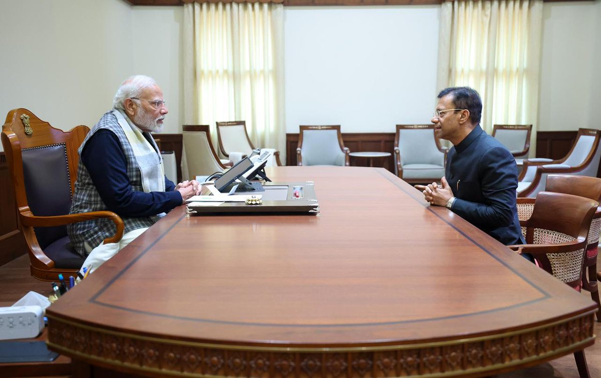 visrane's tweet image. I was honoured to meet the world leader and my guru, Respected Prime Minister Shri @narendramodi. As a humble BJP karyakarta, I find profound inspiration in his transformative vision and tireless dedication to our nation.
His journey from humble beginnings to leading Bharat's…