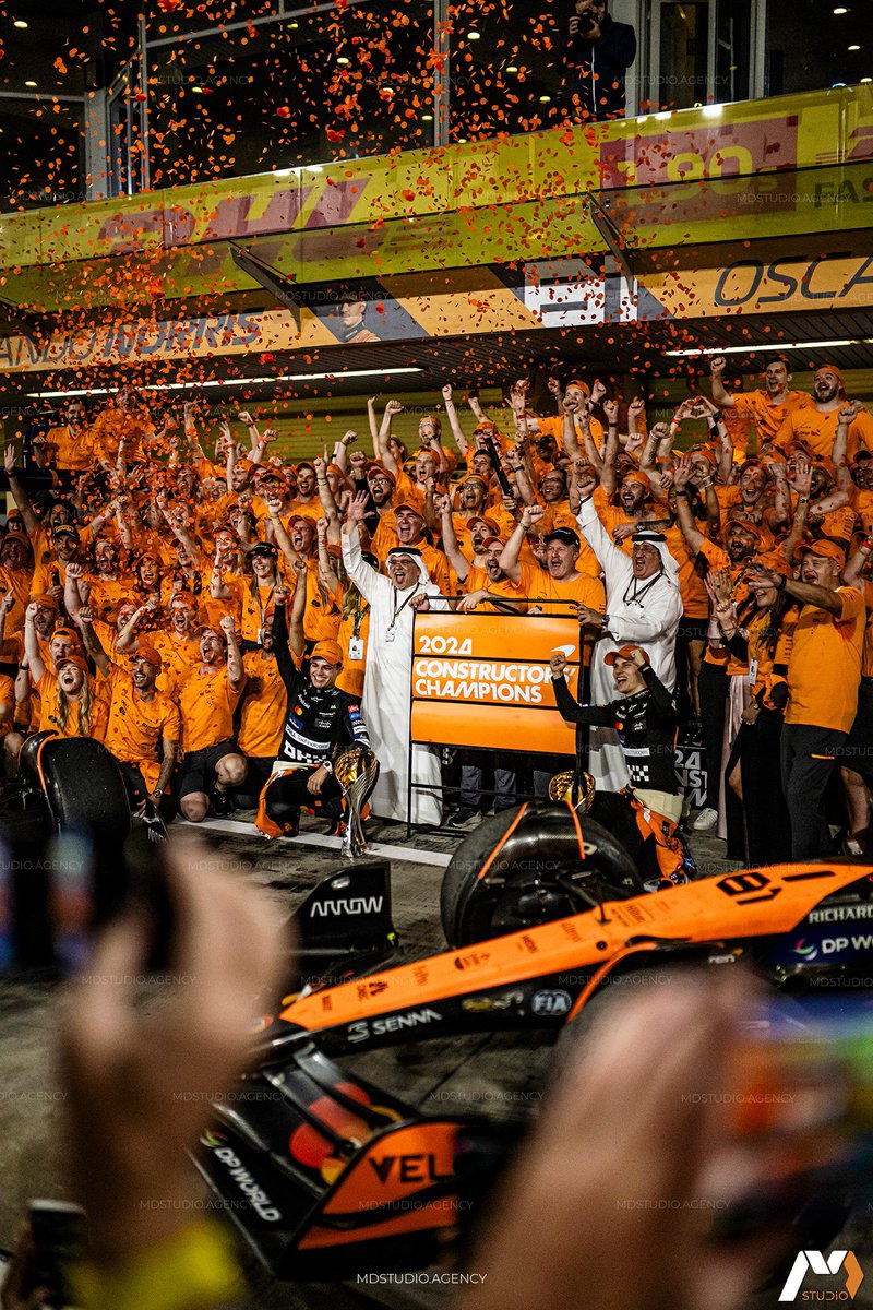 Retour à travers quelques images sur le Grand Prix de Formula 1 sur le Yas Marina Circuit à Abu Dhabi !

Un événement de dingue, entre adrénaline et excellence ❤️.

#abudhabi #AbuDhabiGP #formula1 #f1 #formule1 #lewishamilton #lh44 #williamsracing #mclaren #mclarenf1 #hamilton