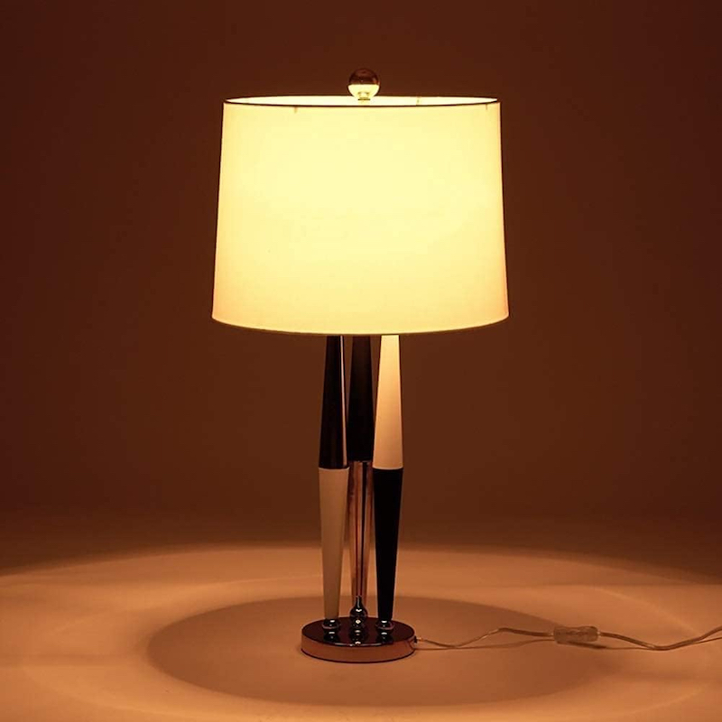 MISSCITYSTYLE's tweet image. ✨ Upgrade your workspace with our White, Black, and Gold Framed Table Lamp! The unique pen-style design is perfect for study rooms and desks. 🎄 Christmas Sale: 20% Off Now!
🛒 Shop today: 
Link: misscitystyle.com.au/white-black-go…
#OfficeDeskLamps #ModernDeskAccessories #WorkspaceLighting