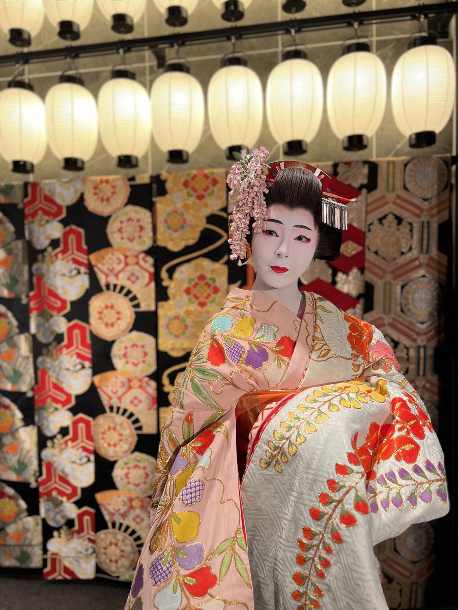 本日年内最後の公演でございます✨
おかげさまでこの一年、各国のお客様にいらしていただきました！！
来年は1月16日(木)より公演を始めます！
#HANAGATA