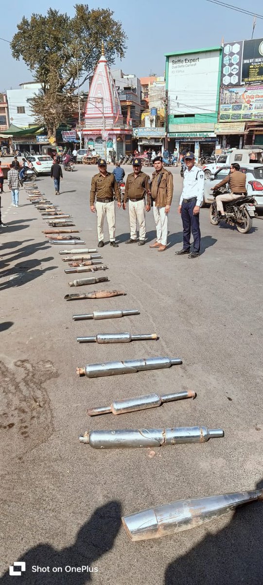 mohdept's tweet photo. विदिशा पुलिस ने "नीमताल चौराहे" पर ध्वनि प्रदूषण करने वाले साइलेंसर को रोड रोलर से नष्ट किया।
@DrMohanYadav51
@DGP_MP
@ips_kmak
@sp_vidisha
#vidishamp
#JansamparkMP https://t.co/Qcb2L8R2Iy