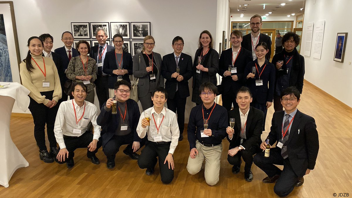 BotschaftJapan's tweet photo. Was ist JEX? JEX ist ein Austauschprogramm für Junior Experts aus #Japan🇯🇵 und #Deutschland🇩🇪.
Gesandter Kawazu nahm am JEX Networking Salon im #JDZB teil und bestätigte, dass das Programm die bilaterale Zusammenarbeit zwischen 🇯🇵 &amp; 🇩🇪 maßgeblich stärkt.
➡️https://t.co/dQI8hGvjpE https://t.co/KG1ttXYXFH