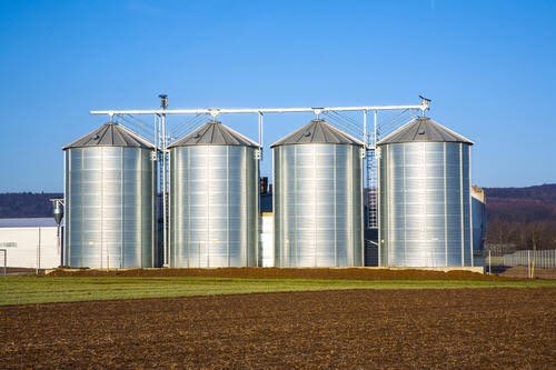 borie_nla's tweet photo. Out of 36 States in Nigeria , 23 score zero on the Food Security index . 

South South and South East Nigeria have zero food storage capacity . 

No Warehouses , No Silo https://t.co/MBYLihEZrS