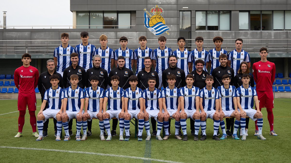DCGipuzkoa's tweet photo. ⚽ COPA DEL REY JUVENIL | La Real Sociedad se enfrentará al Barcelona en los 16avos de final

💪🏼 Un duelo complicado para los txuri-urdines, que se jugará el fin de semana del 11 y 12 de enero

✊🏻 ¡A por todas, txuri-urdines!

📌 #RealSociedad #CopaDelReyJuvenil #Zubieta https://t.co/gIBGnG1xCZ