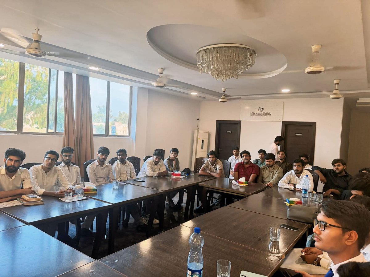 UmmahFirst313's tweet photo. Islami Jamiat e Talaba UOS organized a study Circle on "Multiple Intelligences" for core team members. Later on the responsibles were informed about the future work in the university. 

Jamiat || Study Circle || Intelligence || Personality Development || Core team || JamiatPk || https://t.co/rrAYHGf0GQ