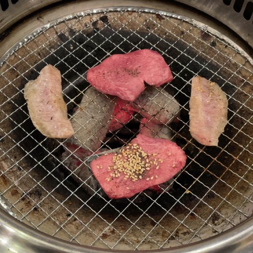 diary68093385's tweet photo. 【新山下・金龍】
上ネギタン塩と豚トロが美味しい。

https://t.co/DR0Lro2Fvq https://t.co/TQpPSCLuFf