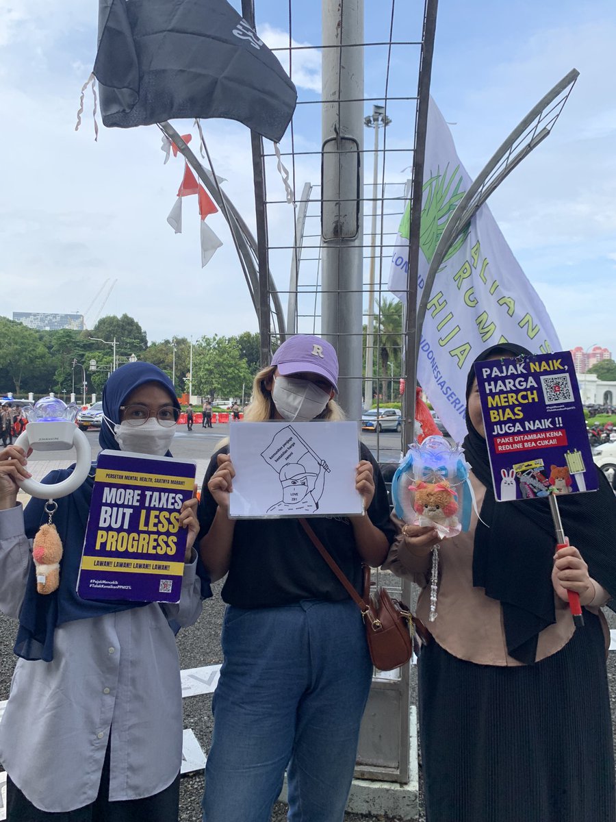 hanni0613's tweet image. ONEDOOR ZEROSE IKUT DEMO!!!
TOLAK PPN 12%!!!

GUA BELOM NONTON KONSER ANJ🫵🏼

#TolakPPN12Persen 
#TolakKenaikanPPN 
#TolakKenaikanPPN12Persen