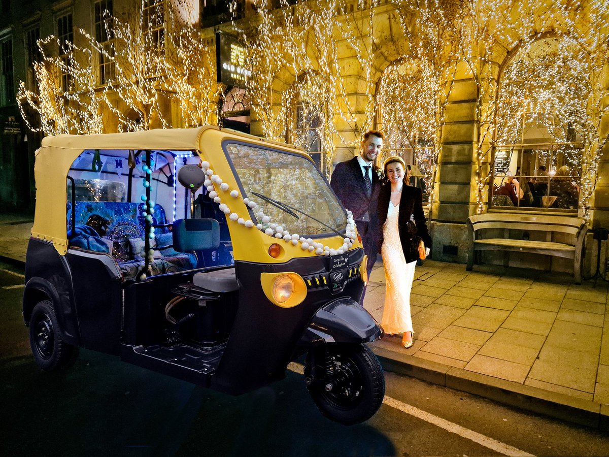 Flown in from India 🇮🇳 to get married in Oxford what wedding car? Easy decision for Cressida &amp; Christopher a super smooth and quiet Electric Tuk Tuk to enjoy the Xmas lights while listening to Motown 🎺 #tuktukhire #oxford #weddinghire #tuktukrental #tuktuk #evs #tuktukrides