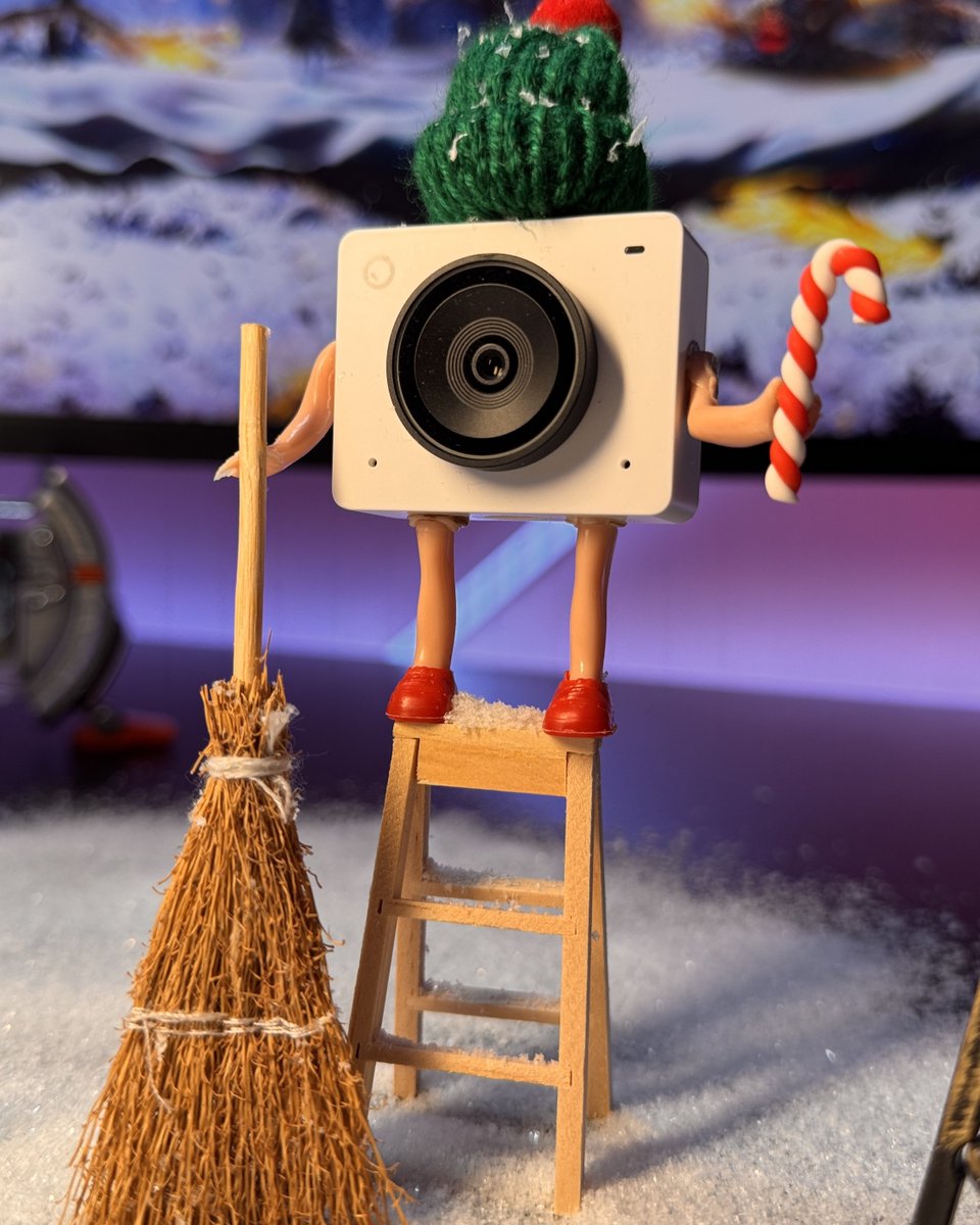 OBSBOT_Official's tweet photo. Share this with someone special!❄️ 
@ i_create__1(IG) 
#OBSBOT #OBSBOT_Tiny2 #OBSBOT_Meet2 #webcam #streaming #4kwebcam #livestreaming #autotracking #camera #streamwithobsbot #Xmas #Christmas #christmas2024 https://t.co/5hXPAPuJX2