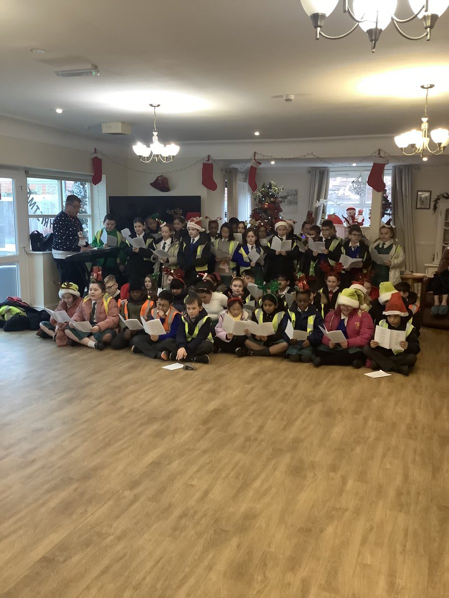 5J_stjohns's tweet photo. Year 5 had a lovely afternoon singing Christmas Carols for the residents of Walton Manor Care Home 🎄🎅🎶 https://t.co/JpW7eIpOfH