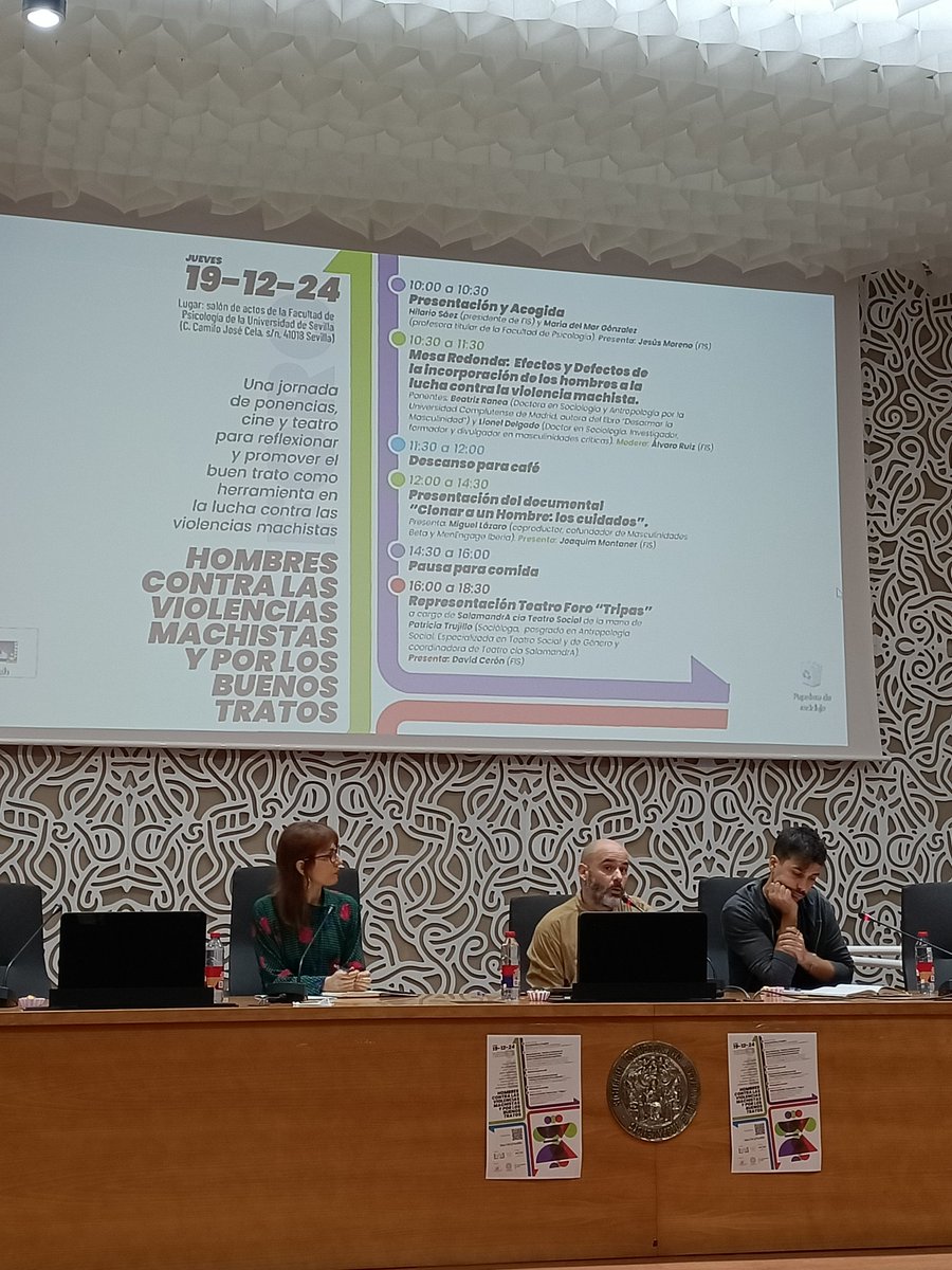 <a href="/MarGonzalezSev/">Mar González💜</a> <a href="/je_mopi/">Jesús Moreno</a> 📚 Mesa redonda: EFECTOS Y DEFECTOS DE LA INCORPORACIÓN DE LOS HOMBRES A LA LUCHA CONTRA LA VIOLENCIA MACHISTA
Ponentes: <a href="/BeatrizRanea/">Beatriz Ranea</a> y <a href="/lio_delg/">Lionel S. Delgado</a> 
Modera: nuestro compa Álvaro Ruiz 🗣️