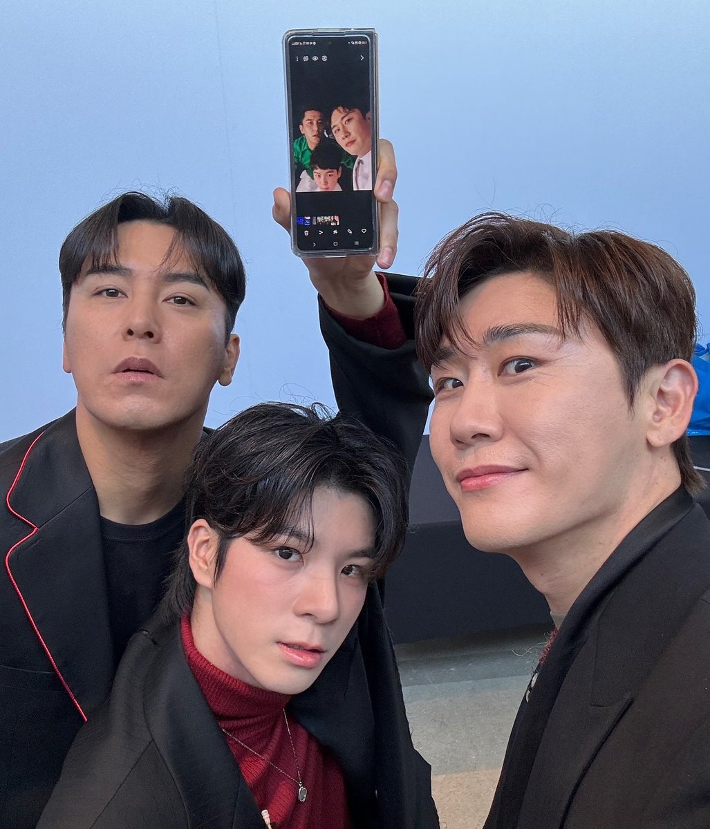 sigolejavejong's tweet photo. 우리가좍미텻나 https://t.co/RnZmbWrShH