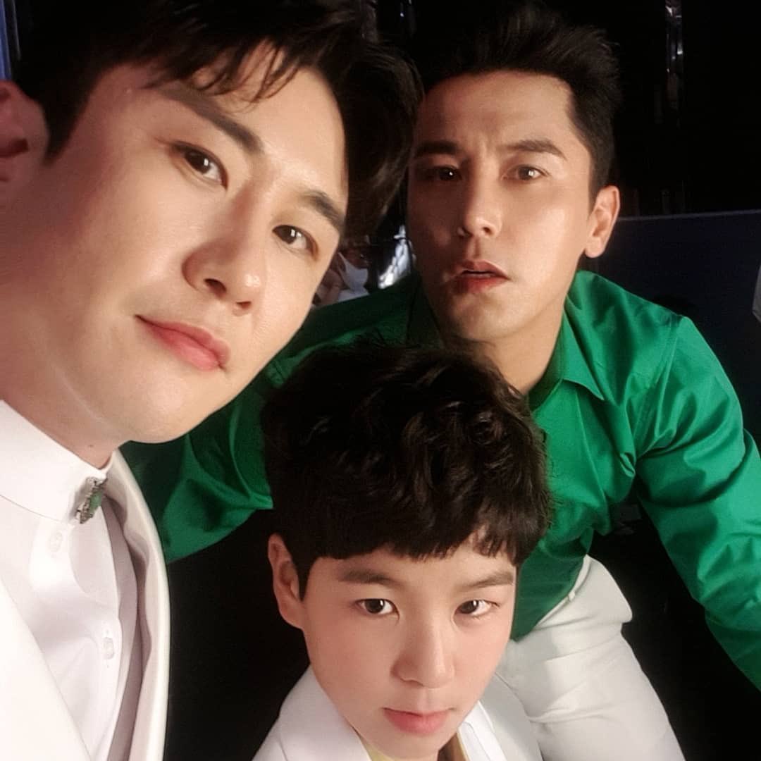sigolejavejong's tweet photo. 우리가좍미텻나 https://t.co/RnZmbWrShH
