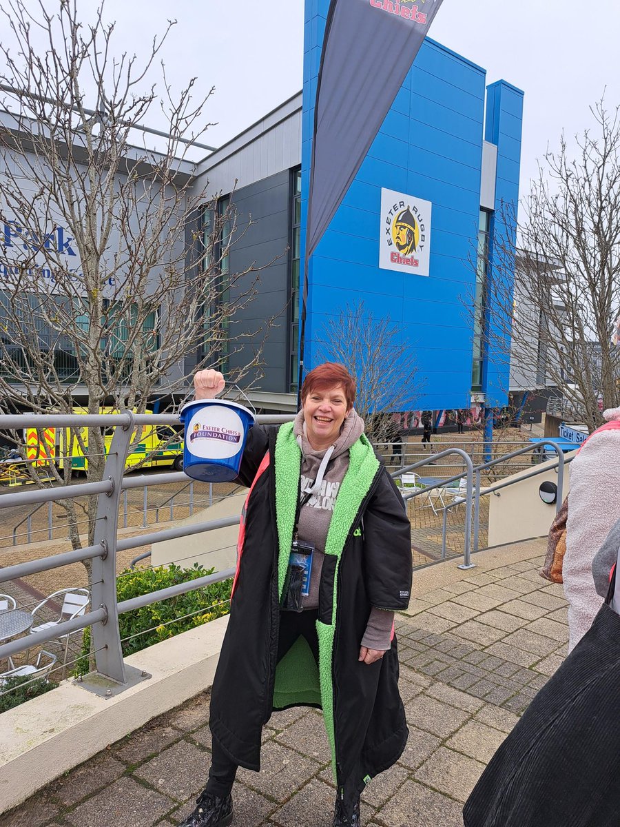 HLEP! We need hands!
Could you volunteer for us at the women's Exeter Chiefs game this Saturday (21st Dec)?
It's fun &amp; rewarding, and we get to sit and watch the match.
Please DM us or email rebecca@bowelcancerwest.com