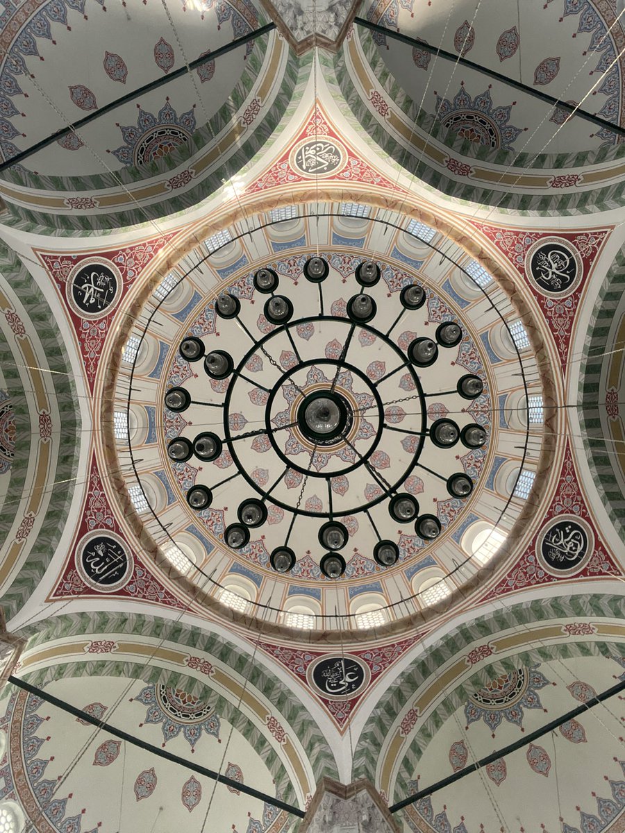 Mattalebesi's tweet photo. @ffatihkucuk Cerrahpaşa camii https://t.co/I4MyVPSgNK