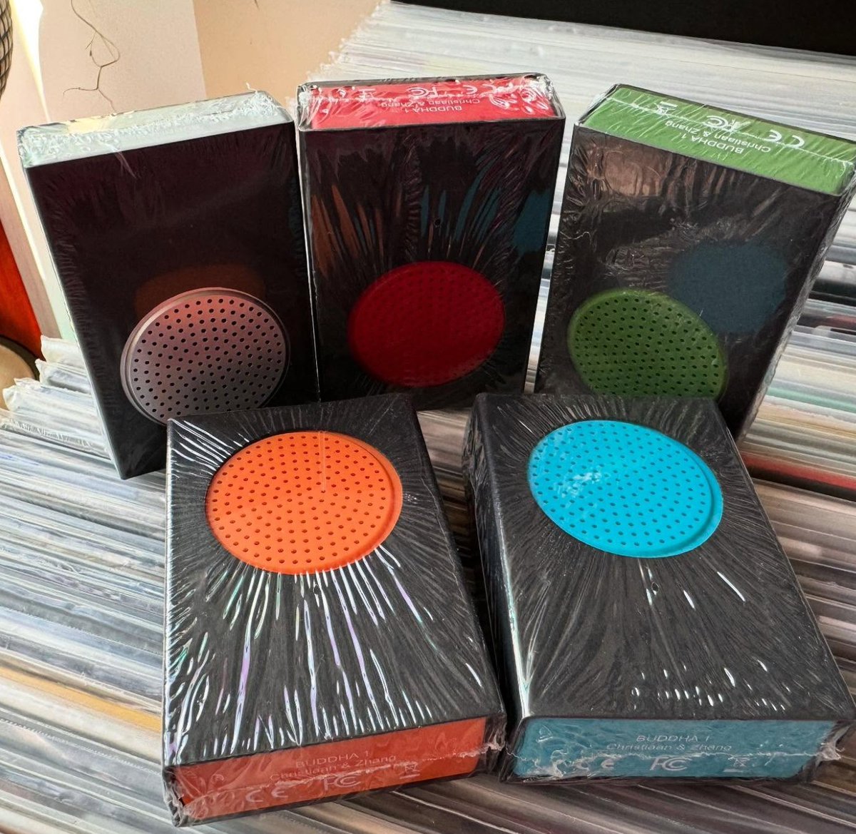 _stranger_than's tweet image. The Buddha Machines are back 🧘💫🪐
Upgraded sound quality & user experience. Louder speaker and 2 new individual side buttons make device control more direct and intuitive.
Silver, Graphite Red, Orange, Green, Blue and limited-edition Pink.
Order👇
strangerthanparadiserecords.com/brands/cvmk/