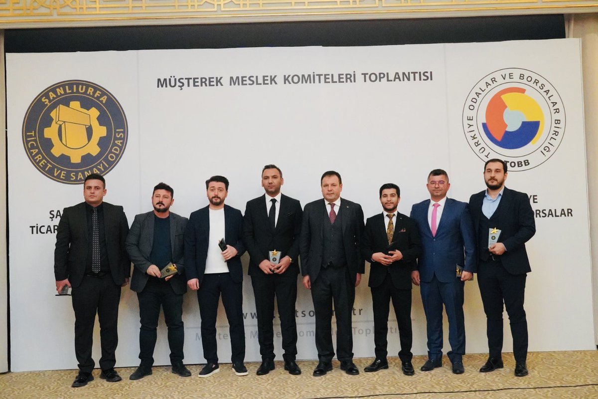 Reşat Uçan (@ucanresat) on Twitter photo Yine yeniden birinciyiz 🧿Şanlıurfa Ticaret Ve Sanayi Odası 2024 yılı faaliyet raporuna göre yılın en başarılı komitesi seçildik . Tüm meclis ve komite üyelerime üstün gayretlerinden dolayı teşekkür ederim.<a href="/sanliurfatso/">ŞUTSO</a> <a href="/mdoganyetim/">Mehmet Doğan Yetim</a> <a href="/serhatkrd/">Serhat KARADAĞ</a> <a href="/komiteleri/">ŞUTSO Meslek Komiteleri</a> Yine yeniden birinciyiz 🧿Şanlıurfa Ticaret Ve Sanayi Odası 2024 yılı faaliyet raporuna göre yılın en başarılı komitesi seçildik . Tüm meclis ve komite üyelerime üstün gayretlerinden dolayı teşekkür ederim.<a href="/sanliurfatso/">ŞUTSO</a> <a href="/mdoganyetim/">Mehmet Doğan Yetim</a> <a href="/serhatkrd/">Serhat KARADAĞ</a> <a href="/komiteleri/">ŞUTSO Meslek Komiteleri</a>