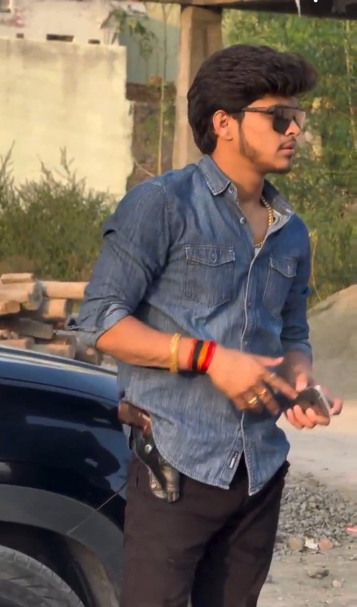 Why does Walmik karad and his goons act with so much Impunity ? The answer to this is very simple ,Walmik is literally the right hand of  Dhananjay Munde. The situation requires the CM to ask for resignation from Munde as his closest of Aids are Murderers/Mafias/history sheeters.