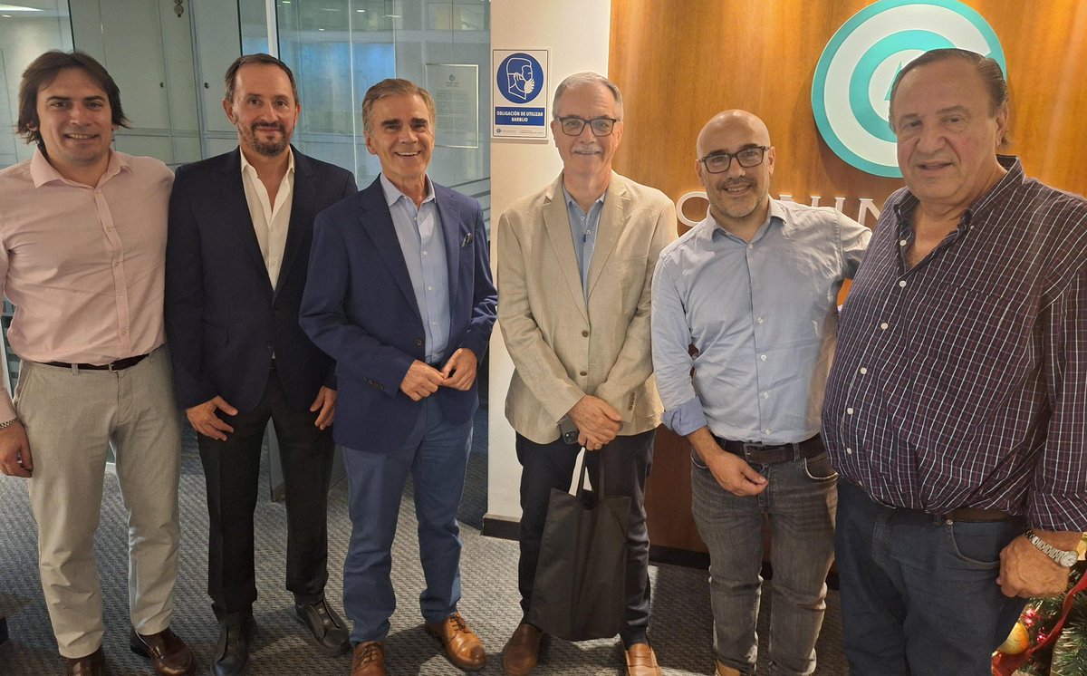 Compartimos una importante mesa de trabajo, un dialogo profundo sobre nuestra #Argentina, el potencial de nuestro campo, exportaciones, la mirada internacional, gracias por acompañarnos: Marcelo Elizondo, Ruben Rabanal, Facundo Nejamkis y Lucas Romero.