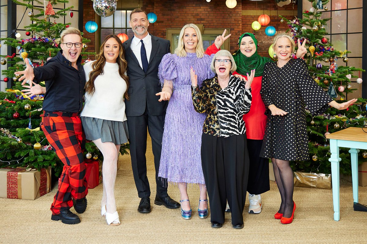 TV pick of the day - EastEnders' Kellie Bright, Steps star Ian 'H' Watkins, comedian Fatiha El-Ghorri and Geordie Shore's Charlotte Crosby tackle The Great British #SewingBee: Celebrity Christmas Special at 9pm on BBC One and iPlayer 🎄

radiotimes.com/programme/b-3j…