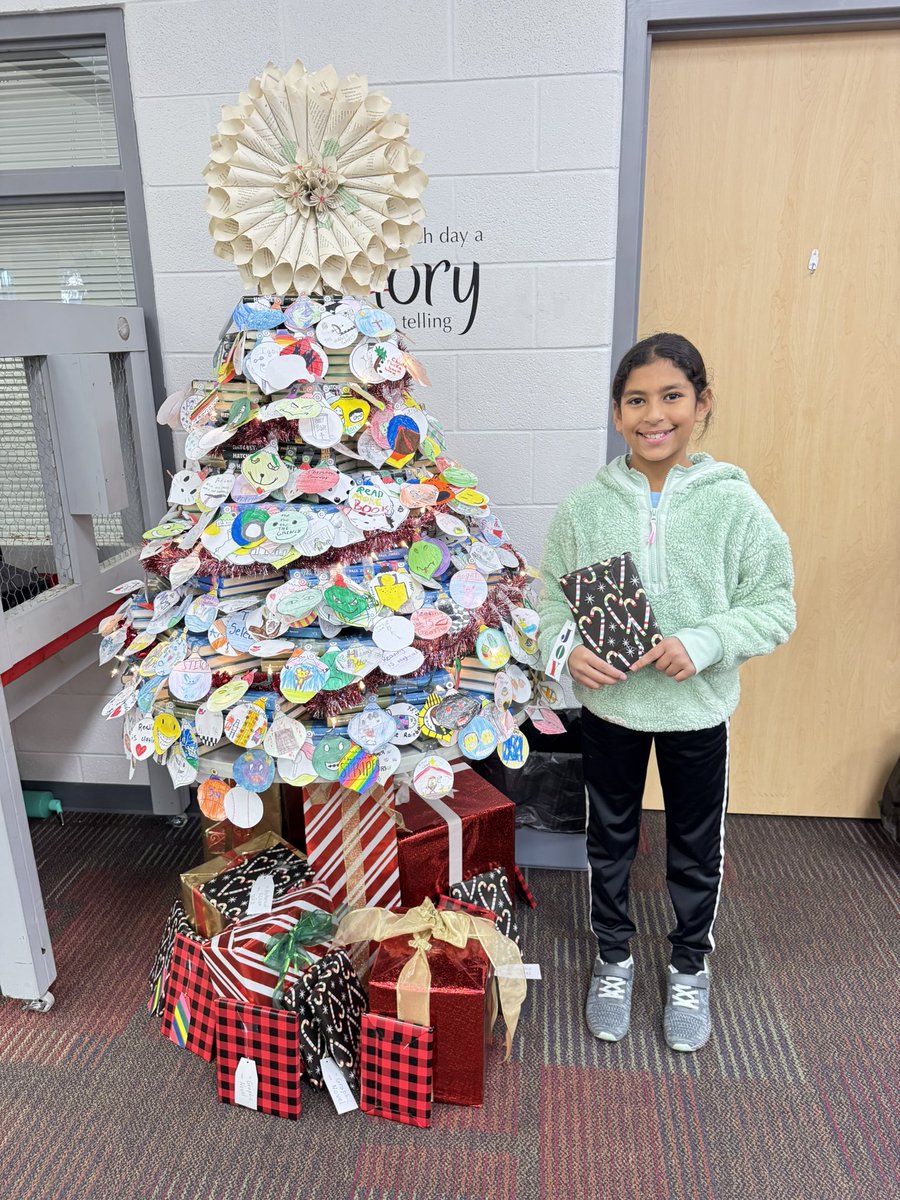 📚Stacie Whitlock📚 tweet media