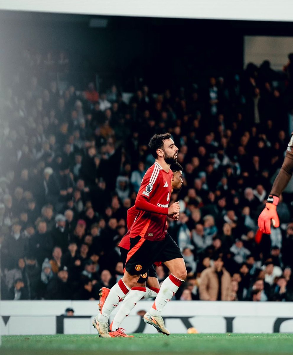 Across all competitions for club and country, Bruno Fernandes has been directly involved in 9 goals in his last 10 matches — scoring 4 and assisting another 5.

Excellent output, season after season. 🫡