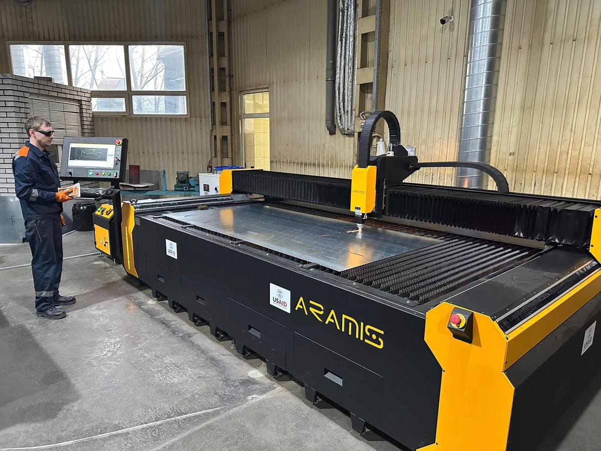 💪The holding company Energomontazhventylyatsiya has acquired a metal laser cutting machine with support from the USAID CEP. The company now benefits from enhanced precision in cutting and engraving colored materials, boosting production efficiency 👉linkedin.com/feed/update/ur…