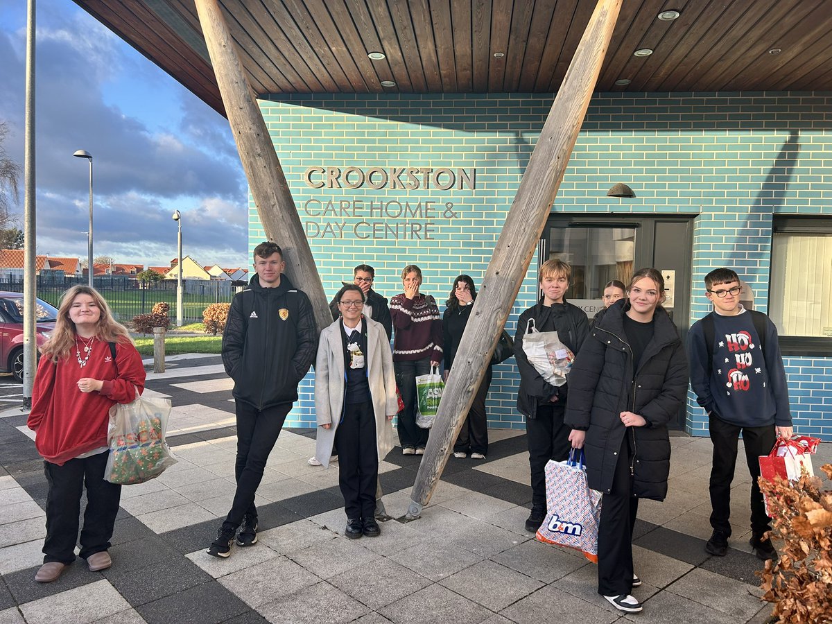 It’s starting to look a lot like Christmas. 

Thank you to all the parents and pupils and staff who helped to prepare and send over 100 gifts to our Elderly neighbours. 

A lovely afternoon with Crookston Care Home residents. <a href="/MrReynoldsRHSHT/">Mr P Reynolds</a>