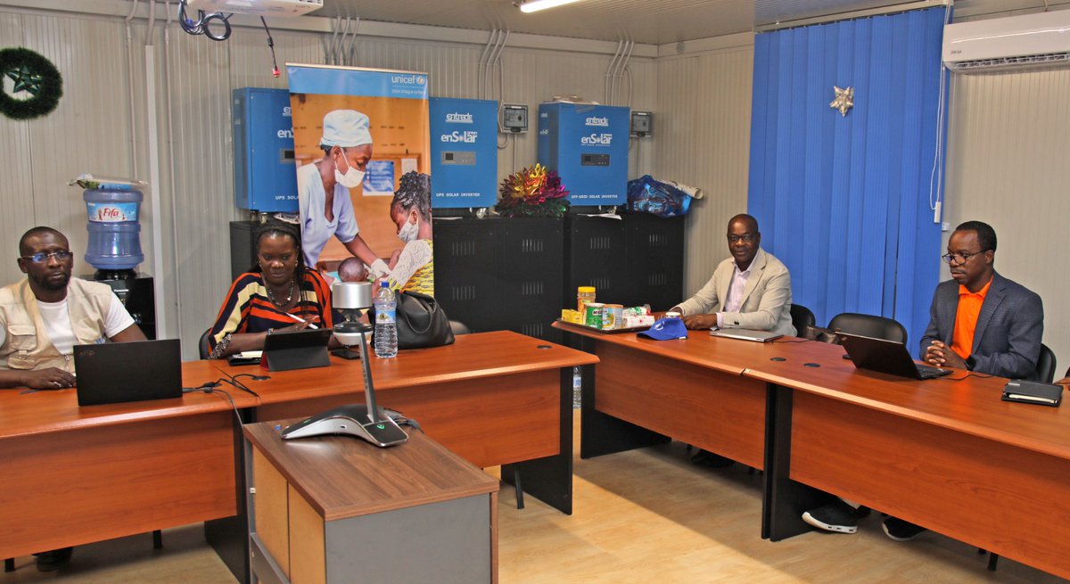 UNBenin's tweet photo. Après avoir apporté une assistance d'urgence à Banikoara, @aminatousar et l’Équipe pays @UNBenin se sont réunies à Parakou pour la dernière rencontre de l'année 2024. Une première en dehors de Cotonou, pour être plus proches des communautés. 💪 #ImpactLocal https://t.co/X3ckK6rJZ9