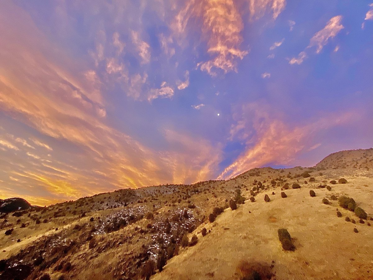 ⁦<a href="/BelenNBCLA/">Belen De Leon</a>⁩ ⁦<a href="/chris_tomer/">Chris Tomer</a>⁩ ⁦<a href="/BianchiWeather/">Chris Bianchi</a>⁩ ⁦<a href="/crystalegger/">Crystal Egger</a>⁩ ⁦<a href="/theWXwoman/">Danielle Grant</a>⁩ ⁦<a href="/EricaLopezTV/">Erica Lopez</a>⁩ ⁦<a href="/KylieBearseWX/">Kylie Bearse</a>⁩ ⁦<a href="/LaurenCBS4/">Lauren Whitney</a>⁩ ⁦<a href="/MattMakens/">Matt Makens, Makens Weather</a>⁩ Friday Eve pre-sunrise servicing moments from Red Rocks. ZERO wind and gloriously still!