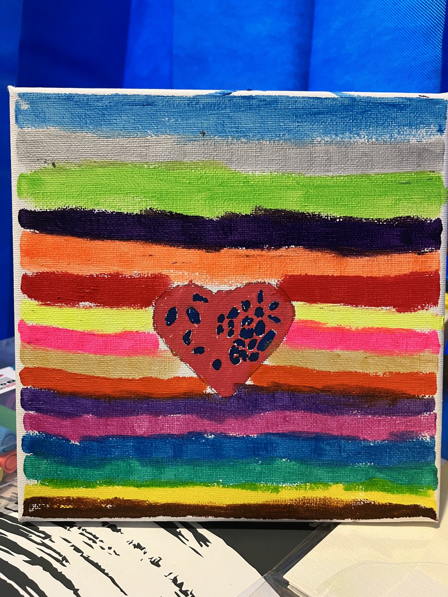 ArtsCareNI's tweet photo. 🎨 Creativity Bringing Comfort and Joy at Ulster Hospital Children's Ward 🎨
Arts Care artist Jill McKeown brought the magic of art to the Ulster Hospital’s children’s ward, transforming bedside moments into vibrant, creative experiences 🌟
#ArtsCare #SEHSCT https://t.co/QBqk3SAVf8